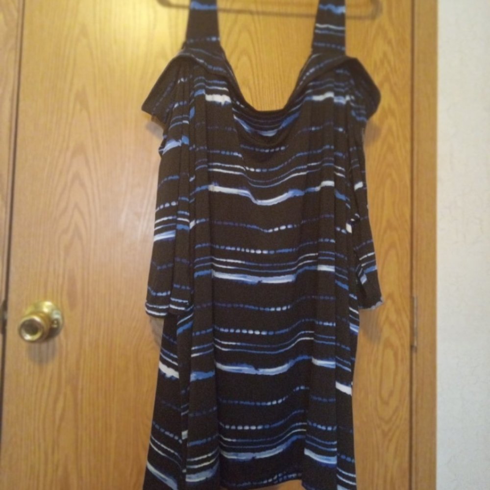 Catherines 6x Cold Shoulder Top